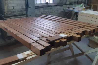 Зонт с боковой деревянной опорой. Малый Помор. Размер купола 3х3 м. 2025 г.