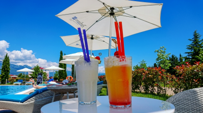 Пляжный зонт Кайра. Зонт диаметром 2,5 м, 6 спиц, блочное открывание. 2024 г.