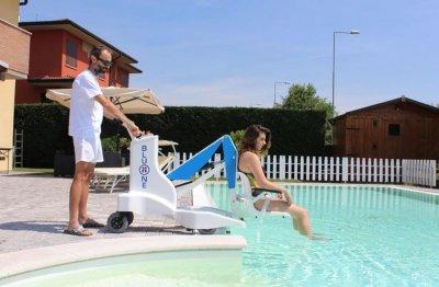 Пляж для инвалидов комплексно оборудованный на прием 10 инвалидов-колясочников