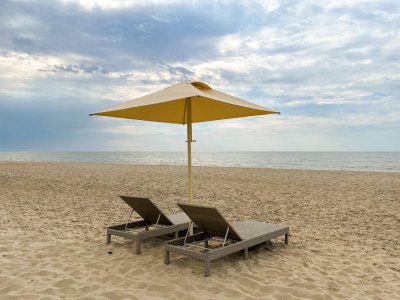 Шезлонг пляжный из искусственного ротанга ОЛЬХОН  2025 г.г.