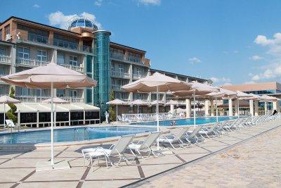 Пляжный зонт Кайра. Зонт диаметром 2,5 м, 6 спиц, блочное открывание. 2024 г.