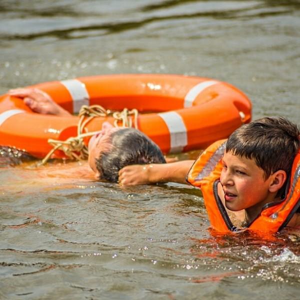 Спасательные жилеты для детей