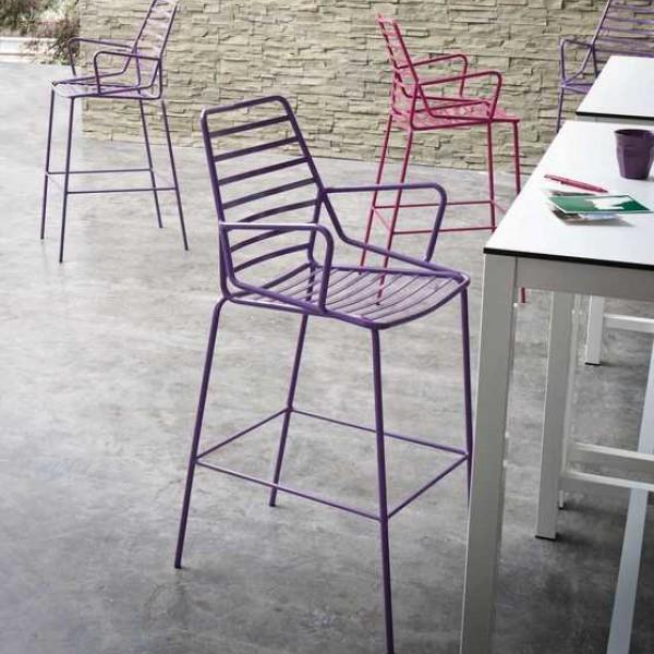 Барные стулья на металлокаркасе
