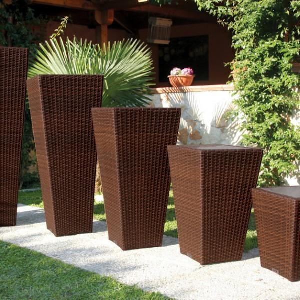 Кашпо из ротанга