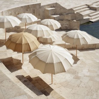 Магазин уличных зонтов для курортов и бассейна